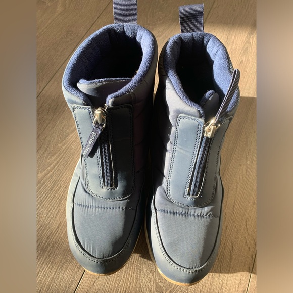 Winter shoes warmer simple- like new size 9w - Picture 3 of 10